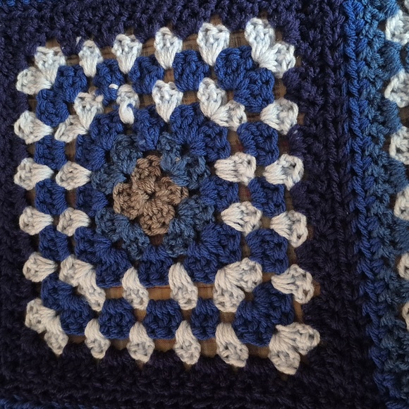 Handmade Lap Afghan Blues And Gray 50" X 36" New And Never Used Comfy Warm Gift - Picture 6 of 6